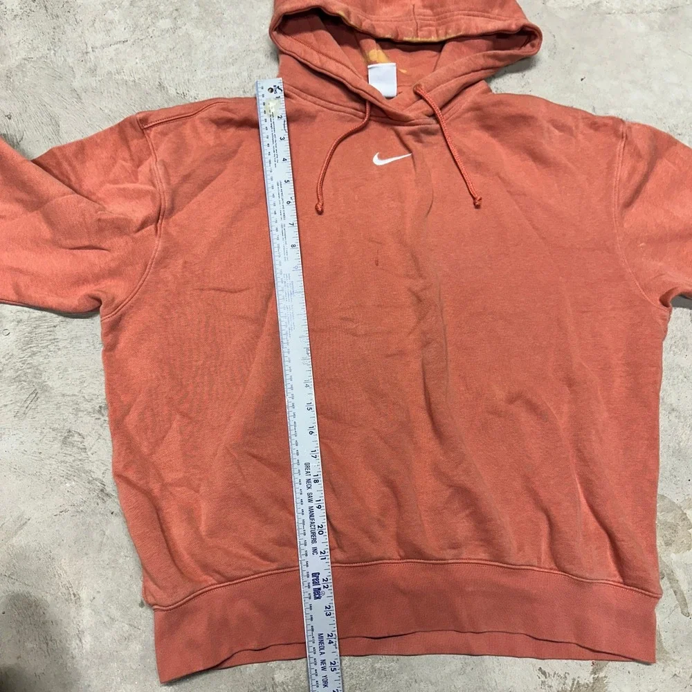 Nike Hoodie Pullover Sweatshirt Mens Size M Coral Orange Center Swoosh Chest